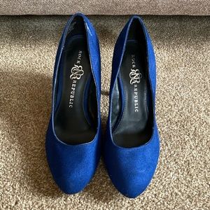 Rock & Republic blue pumps size 8